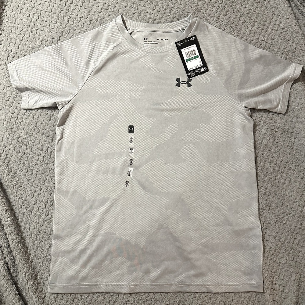 NWT Youth Boys Under Armour Gray Camo Tee